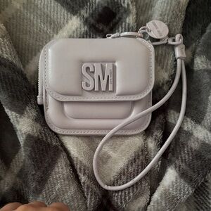 Steve Madden Elegant lavender Wristlet